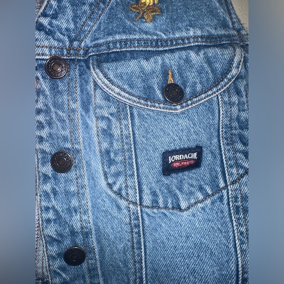 Vintage JORDACHE Girlfriend Crop Denim Blue Jean Jacket with Floral Embroidery - Picture 5 of 7